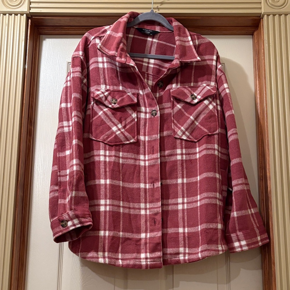 Stylish Plaid Utility Jacket in Mauve and White